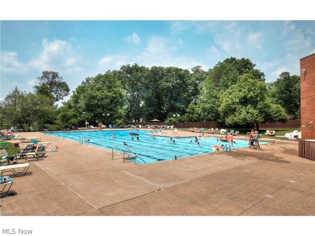 Oak Knolls Condo - Residential