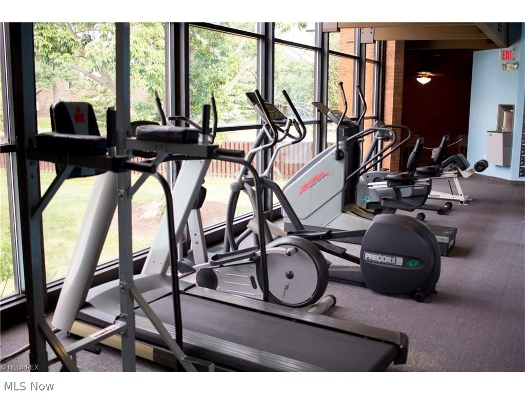 Oak Knolls Condo - Residential