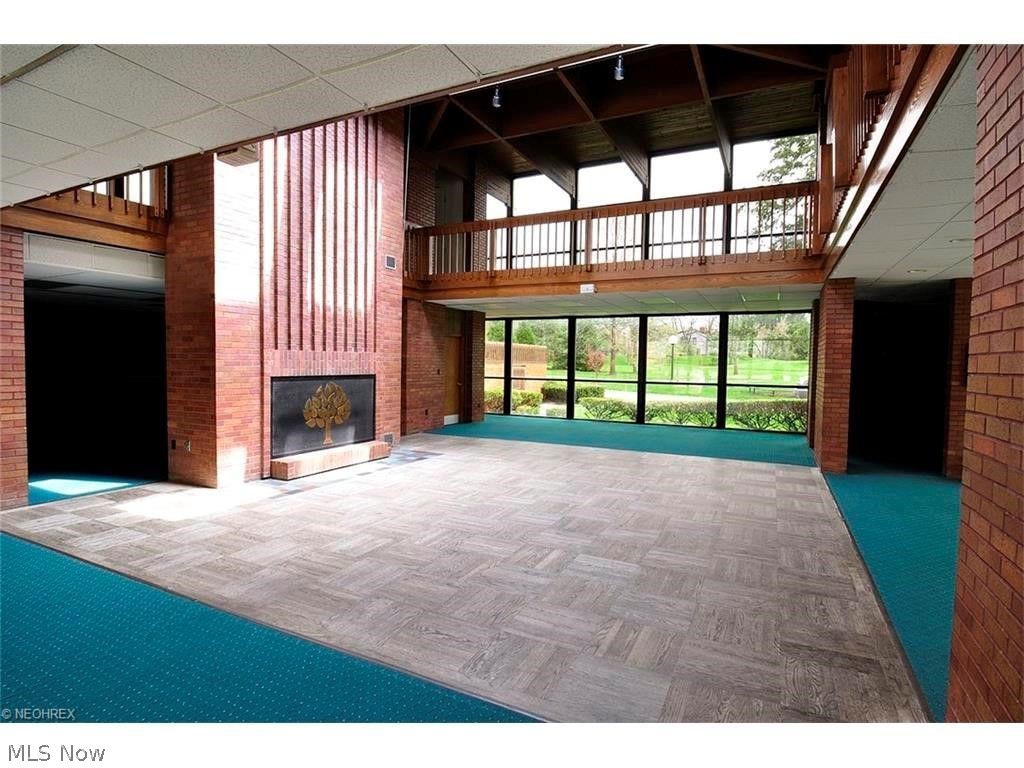 Oak Knolls Condo - Residential