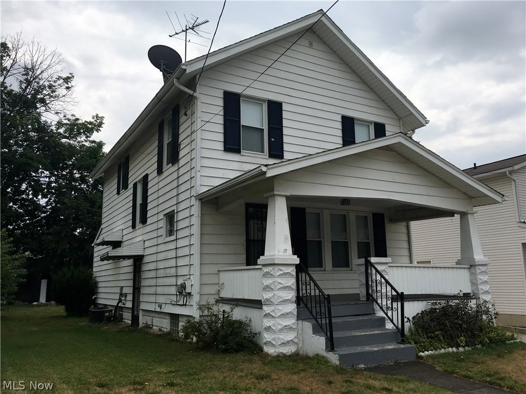 Lots of space to spread out in this charming home available for rent in Firestone Park!! Dont miss this 3 bedroom home with 1.5 baths, a formal dining and living room with beautiful woodwork throughout. 1 car detached garage and serene back yard. All adult occupants must apply online for a credit criminal and eviction history. $35 application fee. no section 8
