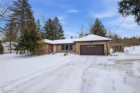 Photo of 1549 W Sprague Road, Broadview Heights, OH 44147 (MLS # 5179807)