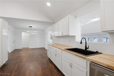 Tiny photo for 1549 W Sprague Road, Broadview Heights, OH 44147 (MLS # 5179807)