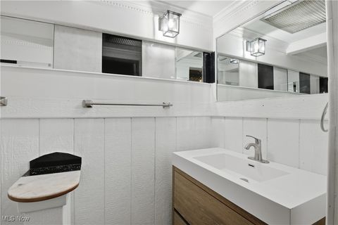 Tiny photo for 1549 W Sprague Road, Broadview Heights, OH 44147 (MLS # 5179807)