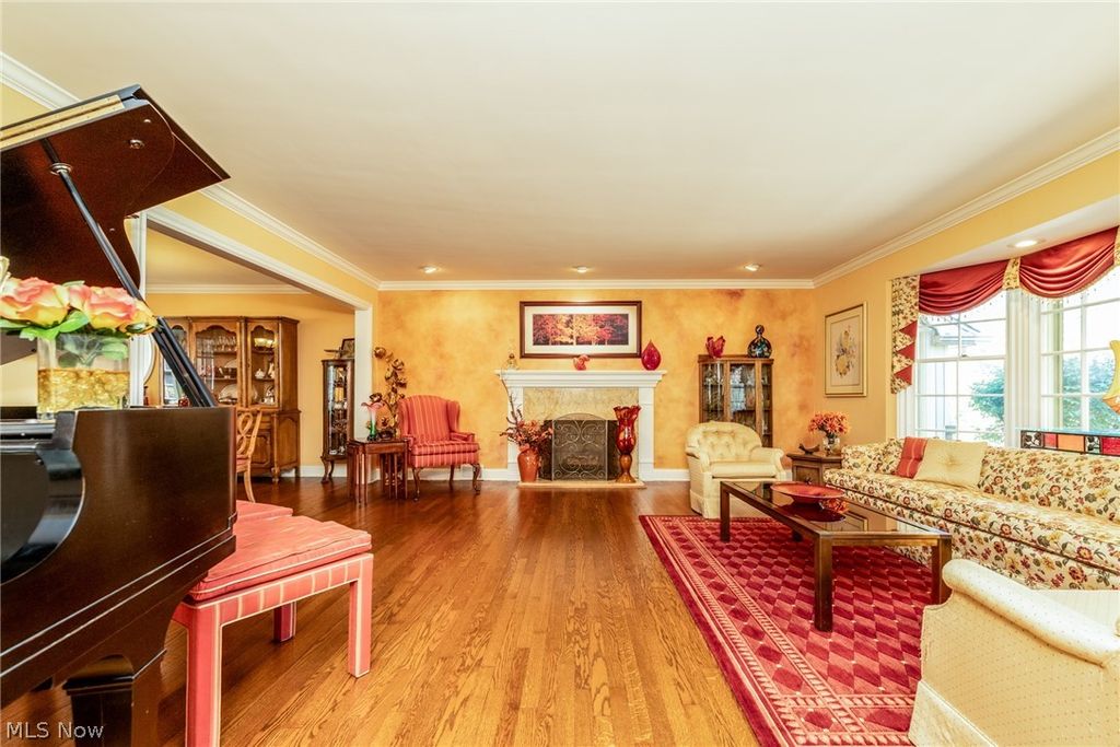 Photo of 26016 Fairmount Boulevard, Beachwood, OH 44122 (MLS # 5221531)