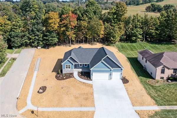2755 HICKORY CT, MANSFIELD, OH 44904 - Image 8dbca0f8d96a1cf5add7ee629d6d4abe/4112294208