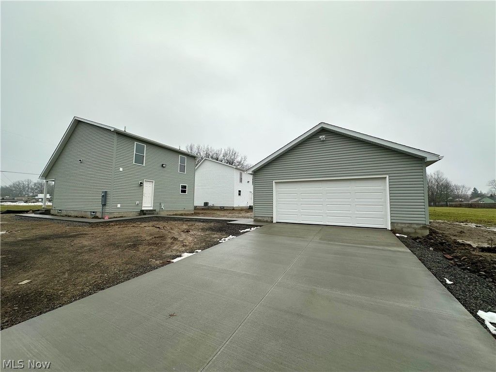 Photo of 1595 Drexel Avenue NW, Warren, OH 44485 (MLS # 5192939)