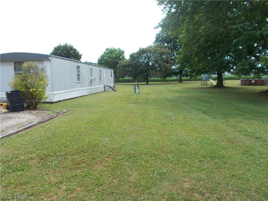 LEVEL LOT JUST MINUTES FROM TOWN IN THE RIVER VIEW SCHOOL DISTRICT. THE LOT HAS A MOBILE HOME ON IT AND IS NOT OWNED BY THE OWNER OF THE LOT. PLACE A MOBILE HOME ON THIS LOT OR BUILD YOUR DREAM HOME. CALL TODAY FOR DETAILS.