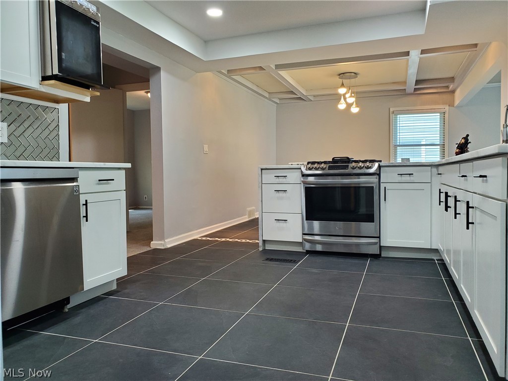 Lancaster Ests/Frank Mavecs - Residential