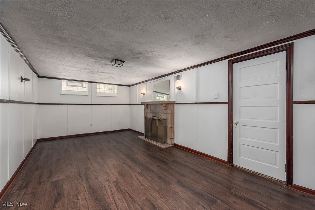 Cleveland, Ohio 44111, United States, 3 Bedrooms Bedrooms, ,1 BathroomBathrooms,Residential,Pending,154665