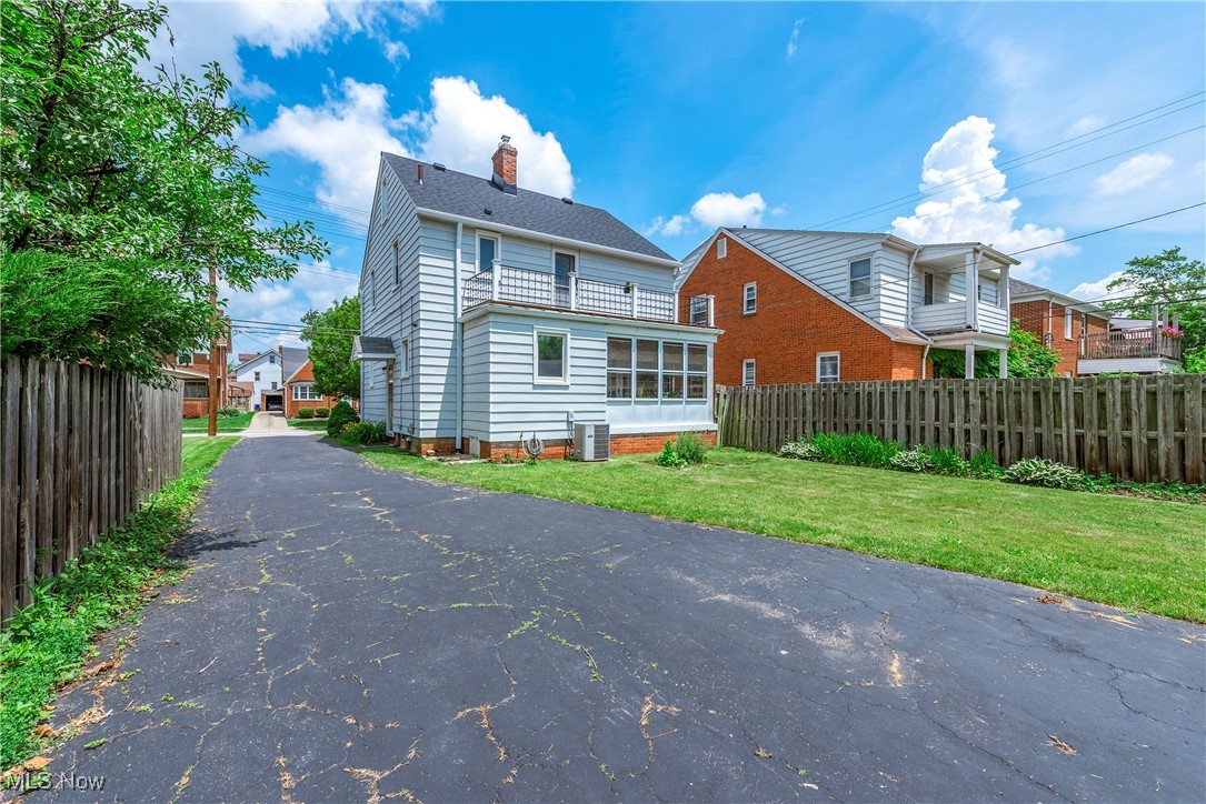 Cleveland, Ohio 44111, United States, 3 Bedrooms Bedrooms, ,1 BathroomBathrooms,Residential,Pending,154665