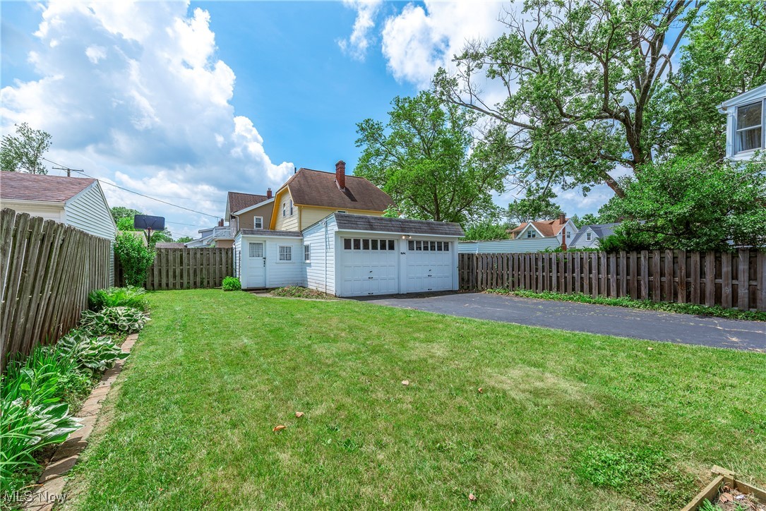 Cleveland, Ohio 44111, United States, 3 Bedrooms Bedrooms, ,1 BathroomBathrooms,Residential,Pending,154665