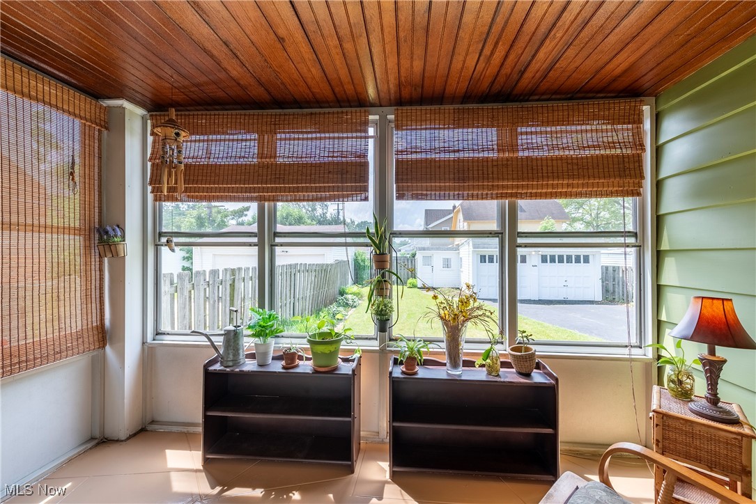 Cleveland, Ohio 44111, United States, 3 Bedrooms Bedrooms, ,1 BathroomBathrooms,Residential,Pending,154665