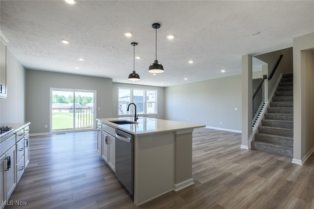 3794 Golden Wood Way, Green, Ohio image 3
