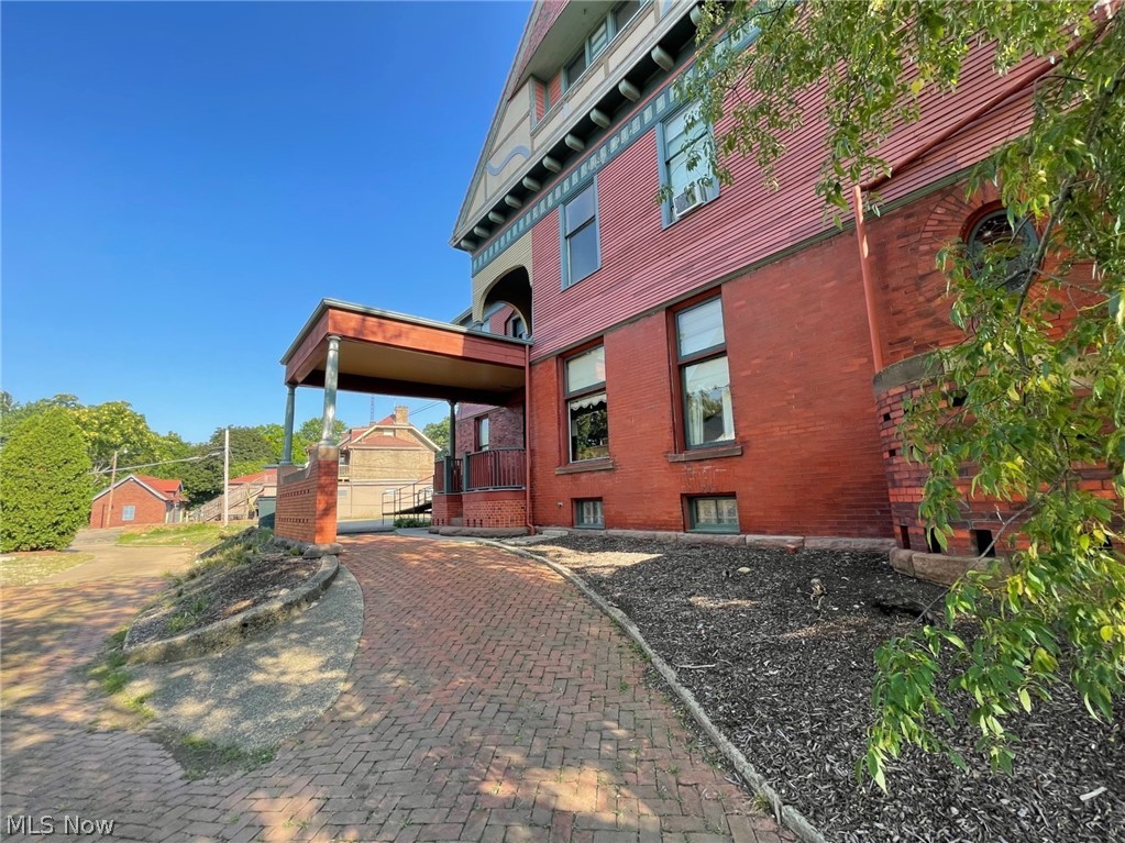 City/Canton - Commercial Sale