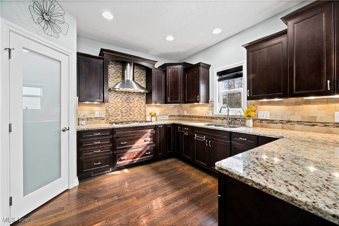 9381 Rockys Court, Broadview Heights, Ohio image 4