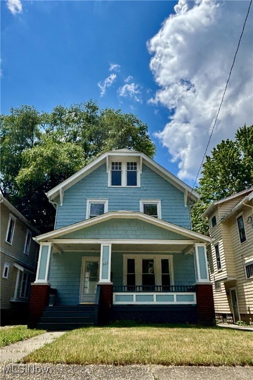 Very Large Four bedroom Single family home In Highland Square area.
This home features a large covered front porch, that welcomes you into the a large living room/dining room complete with authentic built-ins. The Kitchen has a fridge and range with walk in pantry and access to the back porch and fenced in backyard. The second floor has three bedrooms and large full bathroom. There is a a large attic space that can be used as a fourth bedroom. NO PETS Laundry Hook ups are located in the basement. All legal adult Applicants must submit to our company background check with non refundable fee. NO PETS