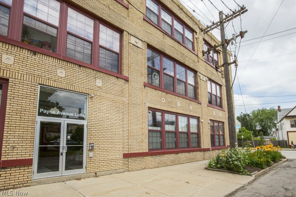 J H Webster Assignee & Mabel W - Residential