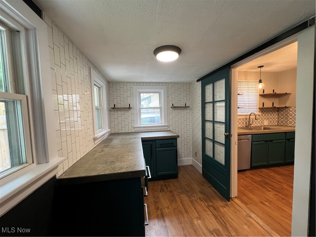 1433 Laffer Avenue, Akron, Ohio image 21