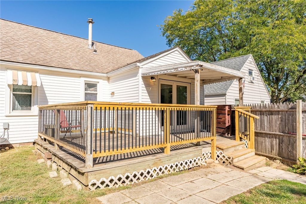 Photo of 1638 Warrick Place NE, Canton, OH 44714 (MLS # 5174911)