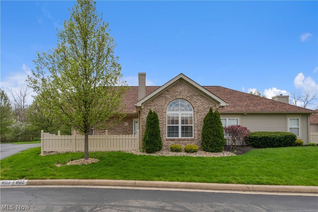 Photo of 695 E Western Reserve Road, Poland, OH 44514 (MLS # 5202562)