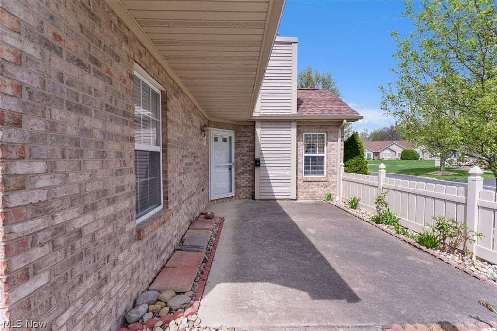 Photo of 695 E Western Reserve Road, Poland, OH 44514 (MLS # 5202562)