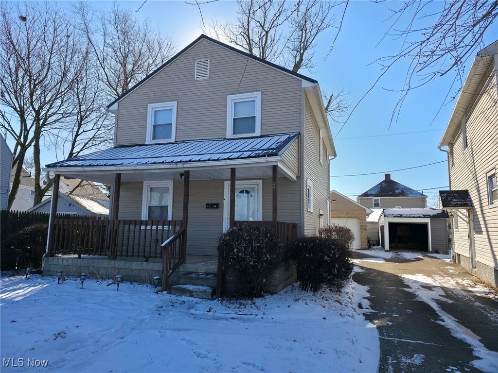 Photo of 1425 Crescent Road SW, Canton, OH 44710 (MLS # 5182949)