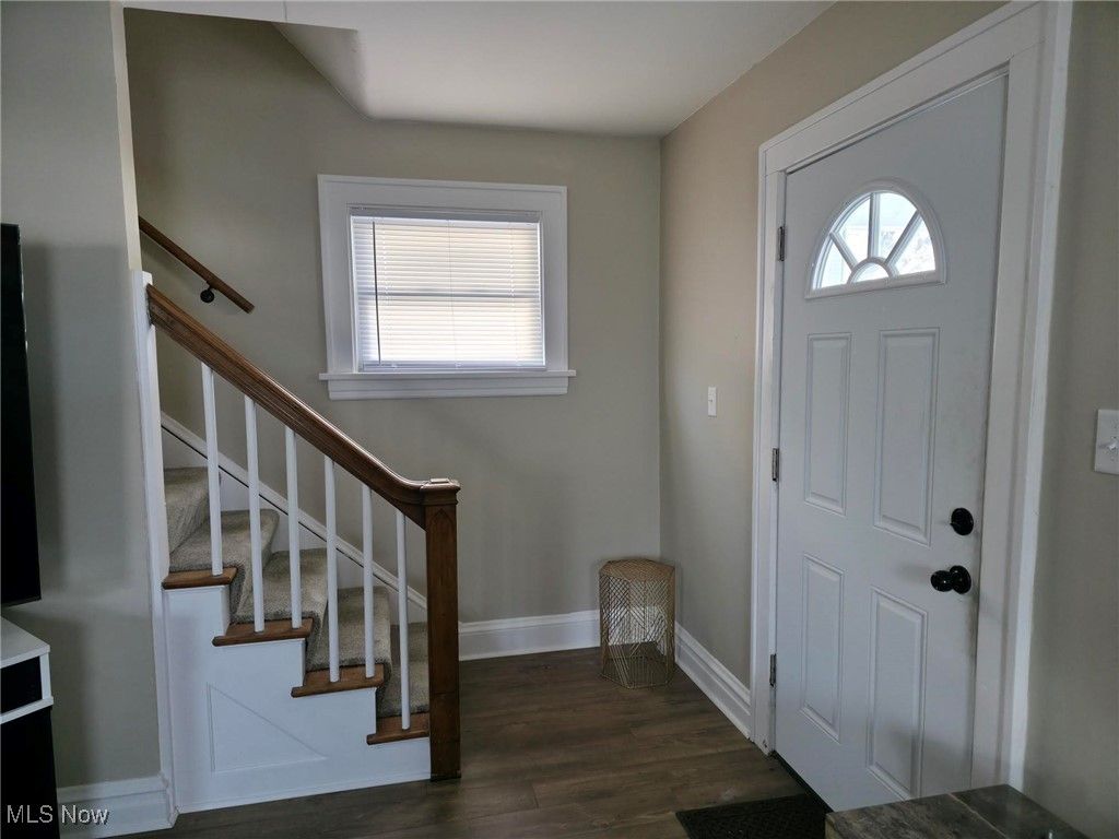 Photo of 1425 Crescent Road SW, Canton, OH 44710 (MLS # 5182949)