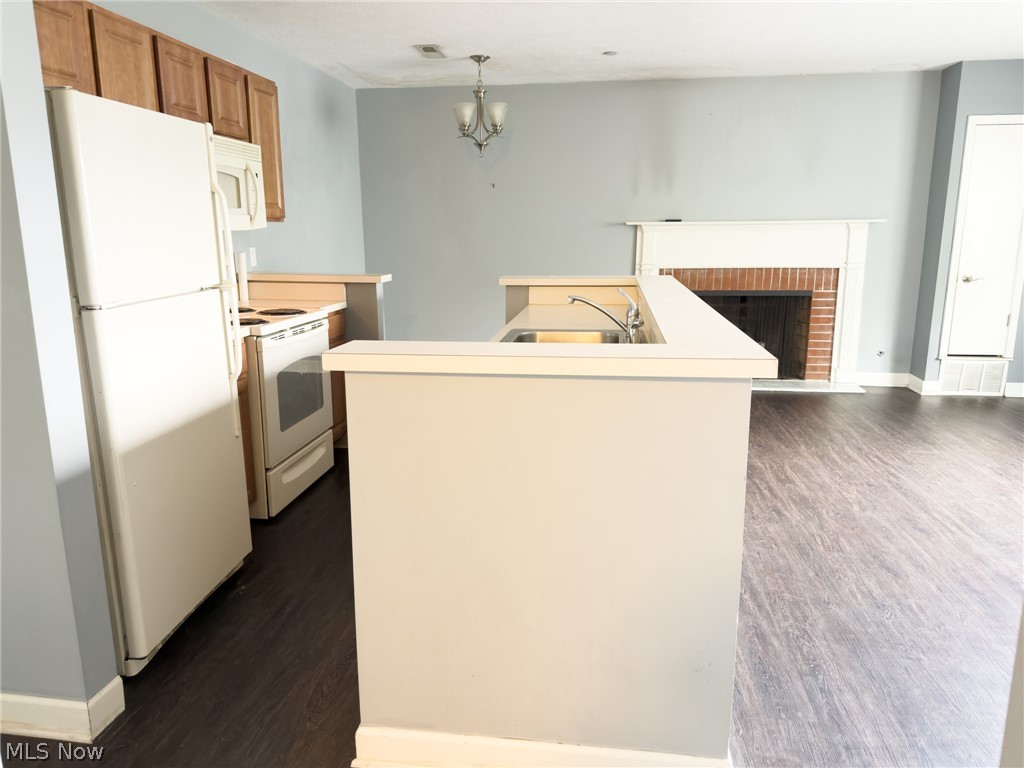 Heritage House Condo - Residential