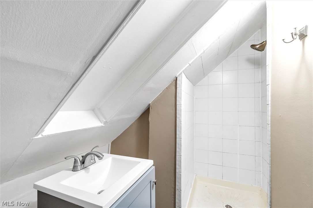 C M Mixs - Residential Income