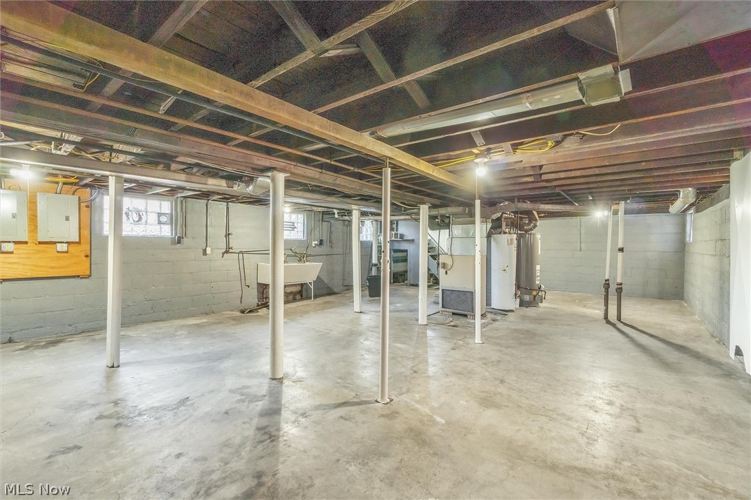 C M Mixs - Residential Income