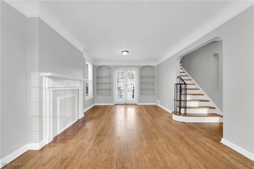 355 E 211th St, Euclid - Spacious 3 bed 2 bath single family home! //

$ 1475 rent / $ 1475 deposit //
$49 application fee per adult //
1-2 pets OK in this unit. After application pre-approval, a PetScreening is required for any animals to proceed with one of our properties; a PetScreening affidavit is still required if you have no pets. (Some breed restrictions apply per HUD guidelines). //
NO SMOKING //
1 time $149 non-refundable set up fee paid at lease signing //

$30/month required resident benefit package; can include personal property/liability insurance for an additional $5/month for $35/month total. //

After application Pre-Approval 1 applicant per household application is required to fill out a PetScreening application, before being about to proceed with placing a Reservation Fee for one of our properties.  You will receive a pre-approval for your application and in order to proceed, the PetScreening is required. Even if you have NO pets - this application must be filled out. One time, non-refundable pet fee of $200-500 per animal applies to all pets & must be paid before or when you pay your first month rent. (No fee for qualified assistance animals). //

Our application is processed through secure site: Findigs, and they require ID and income verification. Without this, your application will not be processed. They offer 24/7 chat support on their application directly if you have any questions. //

BEDROOMS: 3 //
BATHROOMS: 2 //
APPLIANCES PROVIDED: Fridge, stove, and dishwasher //
UTILITIES / RESIDENT RESPONSIBILITY: Residents are responsible for all utilities including: water/sewer/trash, gas & electric and are responsible to maintain lawn care, maintenance & snow removal. //

Serious inquiries only.