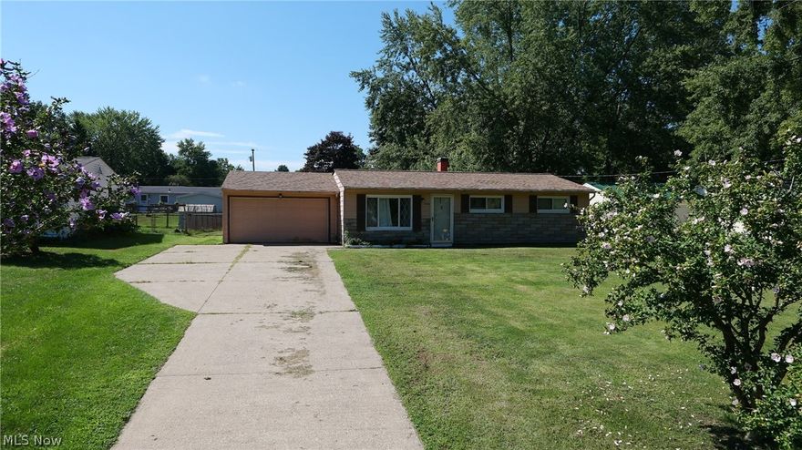 First floor living with this 4 bedroom ranch in Crestwood school district. Enjoy the spacious feeling of the vaulted ceilings in the living room and kitchen area. Newer appliances throughout. Relax outside under the large covered back porch that looks out into a spacious fenced in yard. Updates include newer HVAC (2015), roof (2019). and electrical panel (2021). Don't miss the chance to make this one yours today!
