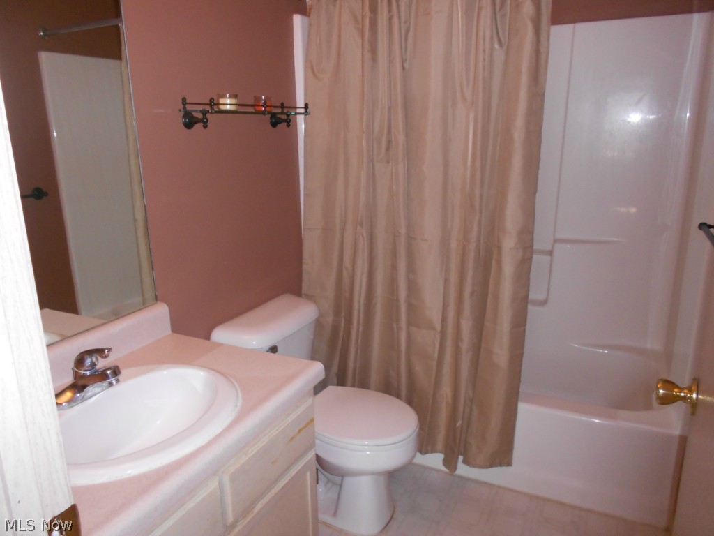 Brookledge Commons - Residential