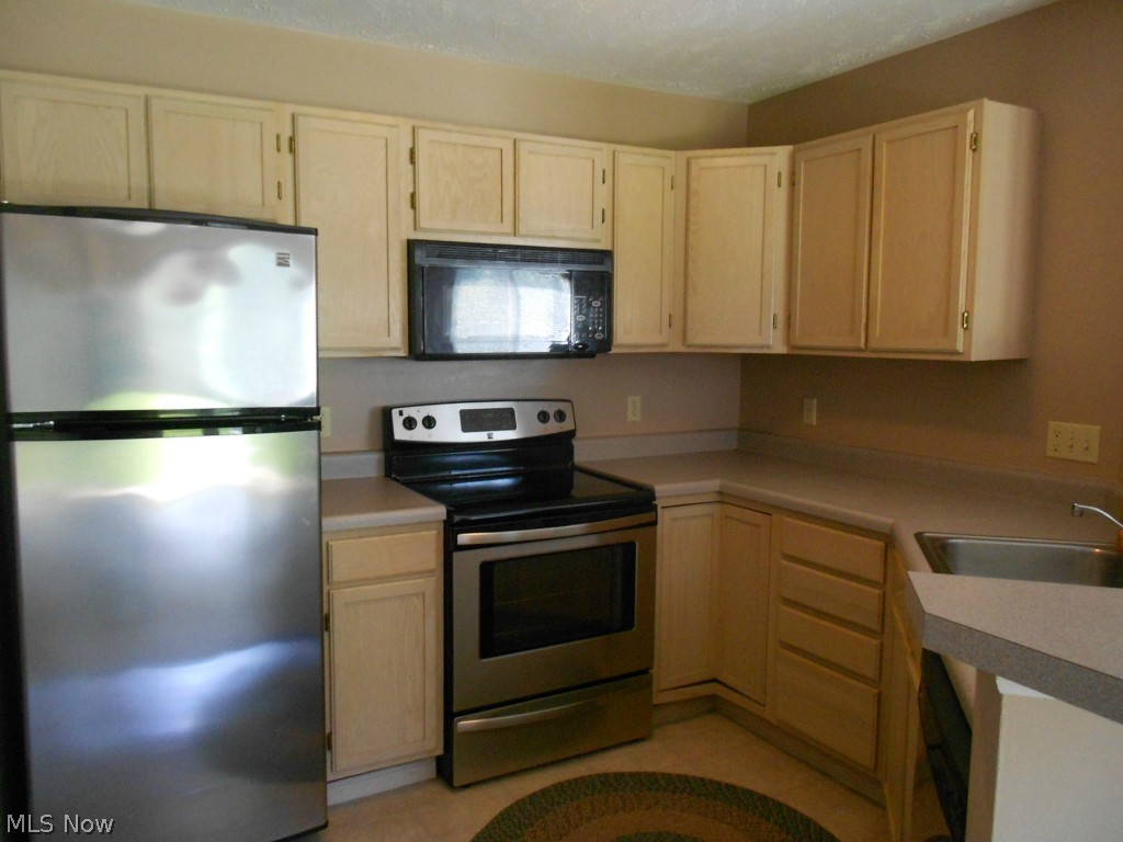 Brookledge Commons - Residential