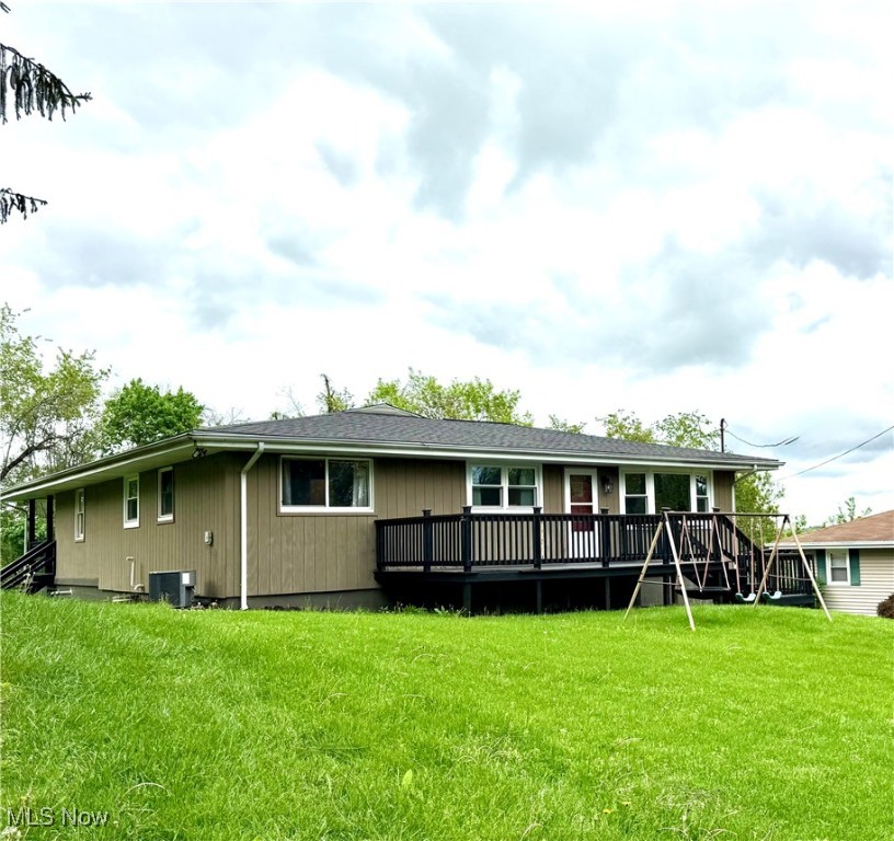 54981 Lawvers Drive, Bridgeport, Ohio image 2