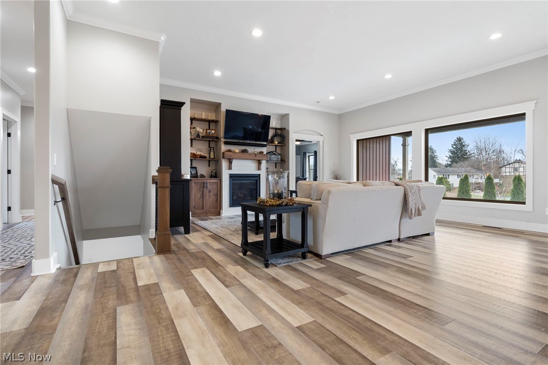 Whole/Lk Ospgs Village - Residential