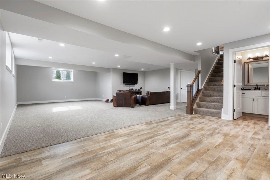 Whole/Lk Ospgs Village - Residential