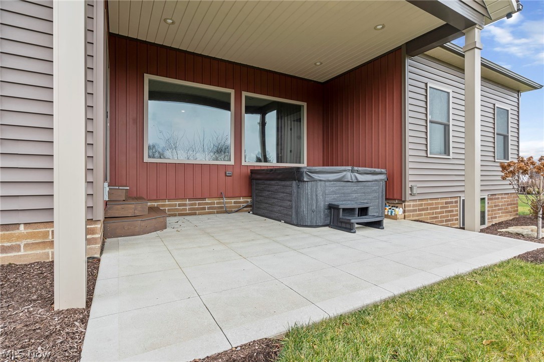 Whole/Lk Ospgs Village - Residential