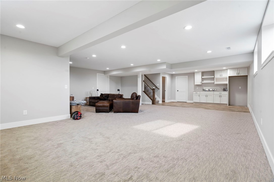 Whole/Lk Ospgs Village - Residential
