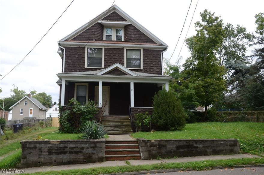 3 bedroom plus 1 bonus room, 2 full bath house located near university of Akron campus.
First floor master suite, first floor laundry with washer and dryer. Another 2 bedrooms plus a bonus room (potential bedroom) with a full bath on upstairs. Plenty of storage. Huge finished attic can be extra bedroom. The back yard is fully fenced and with a shed. A lovely house just needs a little touch, this property is SOLD AS IS