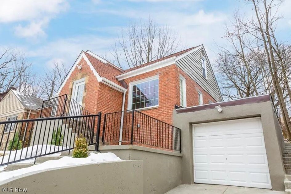 3528 Meadowbrook Boulevard