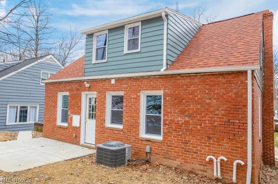 3528 Meadowbrook Boulevard