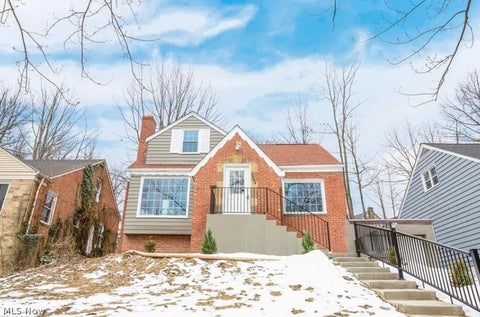 Homes For Sale - 3528 Meadowbrook Boulevard<br/> Cuyahoga County, Cleveland Heights, OH 44118