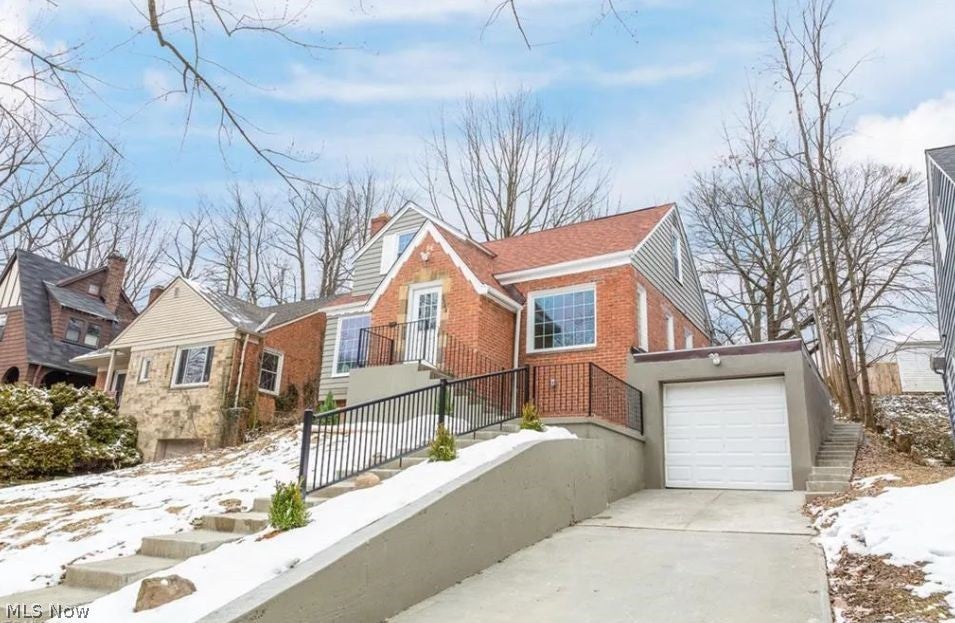 3528 Meadowbrook Boulevard