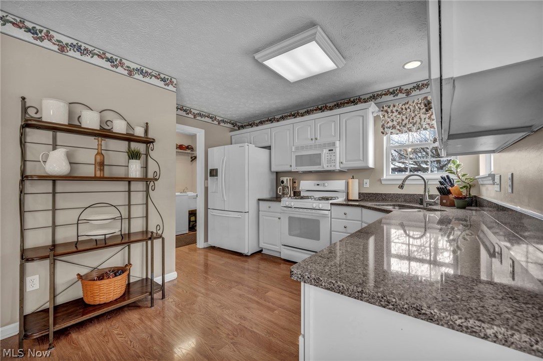 Lakeside Vill - Residential