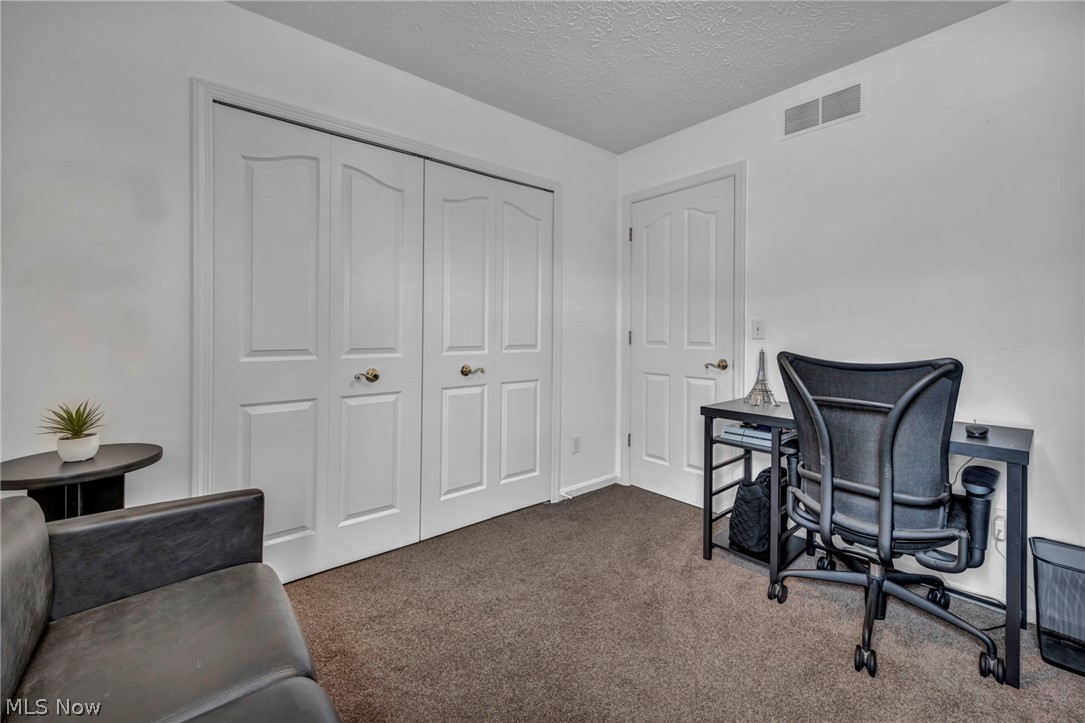 Lakeside Vill - Residential