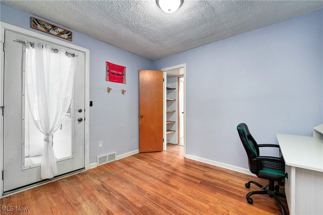 24275 Smith Avenue, Westlake, Ohio image 22