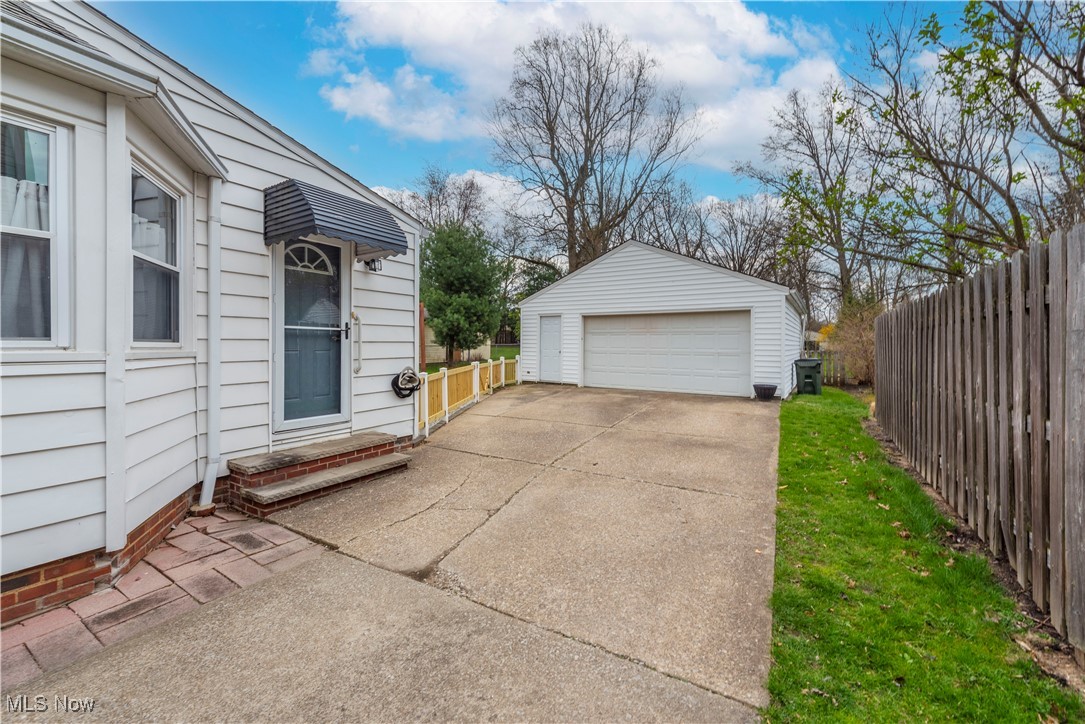 24275 Smith Avenue, Westlake, Ohio image 25