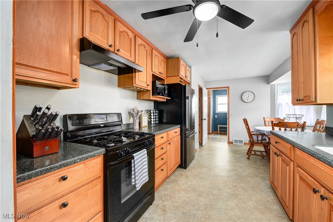 24275 Smith Avenue, Westlake, Ohio image 17
