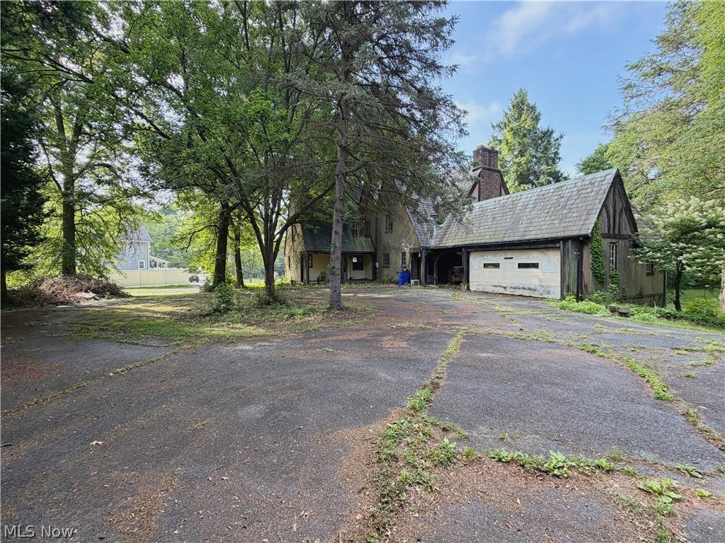 946 Park Boulevard W